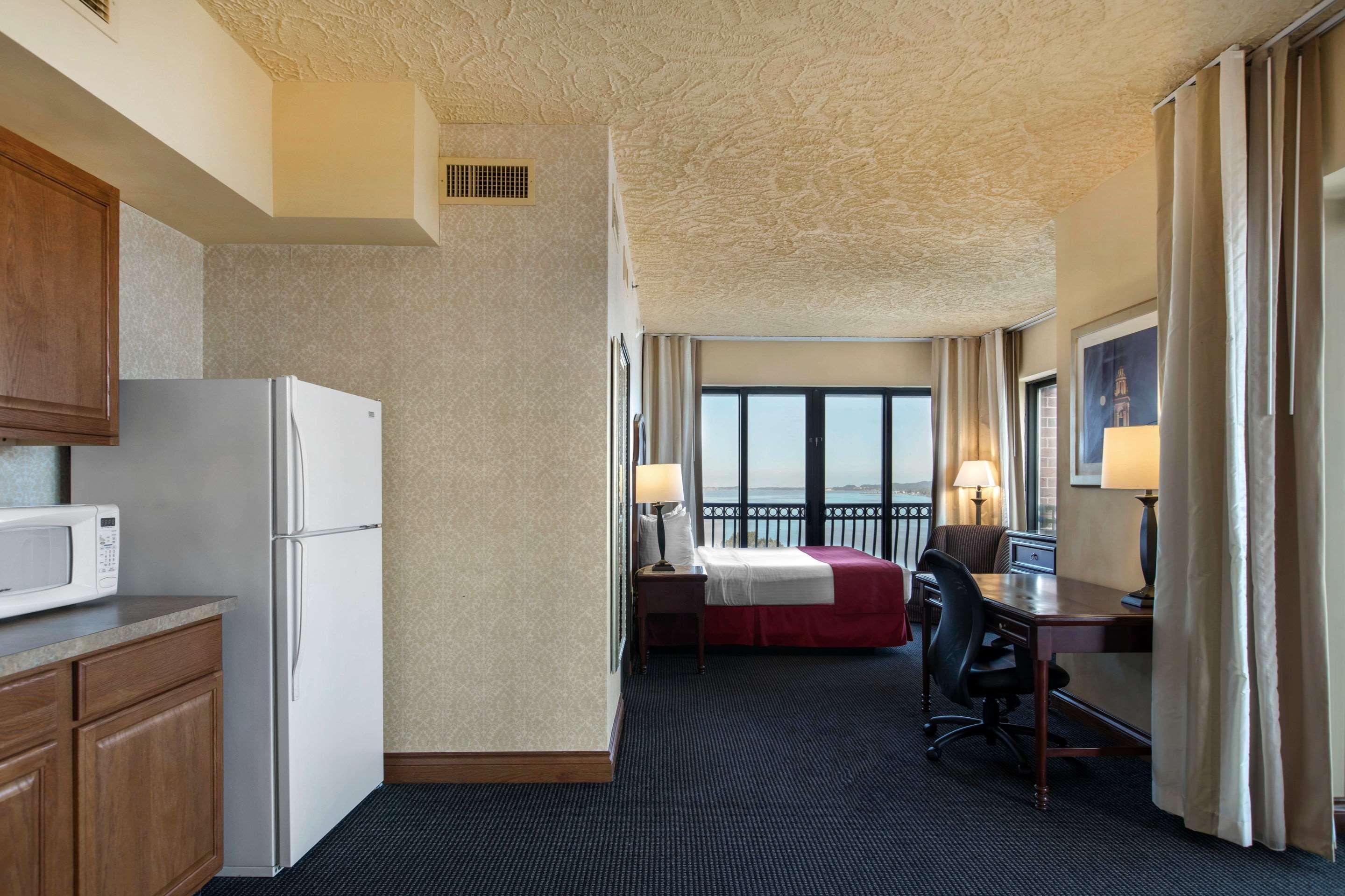 Shoreline Inn & Conference Center, Ascend Hotel Collection Muskegon Eksteriør bilde